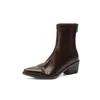 Botas Finas Elegantes Confortáveis para o Dia a Dia com Solado Silencioso Inverno 2026 Salto Médio Robusto Bico Fino Versátil Botas de Cano Curto Elásticas que Abraçam a Perna para Mulheres