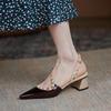 2024 Nuevo Primavera y Verano Casual Francés Tacones Altos Punta Afilada Remaches Tacones Gruesos Boca Baja Baotou Sandalias Mary Jane para Mujer