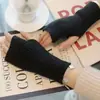 Guantes Otoño e Invierno Cálidos de Lana Tejida Medio Dedo Moda Versátil Teclado Influencer Unisex Soporte de Muñeca Tendencia