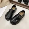 Sapatos de Couro Pequenos Estilo Britânico com Solado Grosso e Salto Escondido, Duas Formas de Usar, Fivela de Cinto da Moda, Sapatos Femininos 2026 Novos Loafers Slip-On Sapatos Únicos