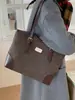 Bolso Transfronterizo de Alta Gama de Gran Capacidad para Mujer 2025 Nuevo Otoño e Invierno Bolso de Hombro Retro Bolso Tote de Nicho para Viajes
