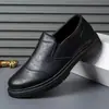 Sapatos Masculinos de Bico Redondo de Alta Qualidade, Novos Sapatos Masculinos de Couro de Outono, Tendência com Sola Grossa, Respiráveis, Moda Versátil, Sapatos Business Casual