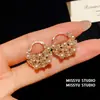 ¡Aros Dorados Llenos de Perlas! Aretes de Cesta de Flores Hueca con Perlas Incrustadas de Diamantes, Sensación de Lujo Ligero y Gama Alta, Aretes Sencillos, Modernos y Versátiles