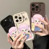 Chica divertida con mascarilla, luciendo relajada, funda de silicona para teléfono para Apple 18 Pro Max, funda protectora de carcasa blanda para iPhone 14 Pro Max