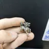 Colgante de Latón Estilo Antiguo con la Bestia Mítica Kirin de Fuego del Shanhaijing, Adecuado para Usar como Colgante, Collar, Llavero u Adorno Decorativo