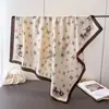 Pañuelo Cuadrado Grande de Imitación Seda de Alta Gama Estampado Chal de Viaje Bufanda para el Cuello Protector Solar Pañuelo para la Cabeza Bufanda para Mujer