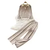 Conjunto de dos piezas de cárdigan de punto casual con cuello en V y pantalones de pierna ancha para mujer, conjunto de suéter versátil para el trabajo, corte slim, otoño 2026