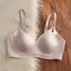 Roupa íntima de cetim fresca de verão para mulheres com seios grandes, sem aro, suporte macio, anti-queda, retrator de seios, sutiã sem costura