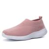 Tênis ultra-leve da moda para primavera e verão Tênis casuais macios com sola macia tecidos voadores tênis com amortecimento a ar tênis femininos de cano baixo fabricantes transfronteiriços