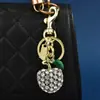 Nuevo Llavero de Metal Lindo Fruta Diamante Manzana Colgante Llavero Bolsa Accesorios Llavero Mujer Venta al por Mayor