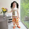 Conjunto de Verano para Niñas con Dibujos Animados y Pedrería sin Mangas Verano 2026 Nuevo Elegante Informal Conjunto de Verano Pantalones Anti-Mosquitos Conjunto de Dos Piezas