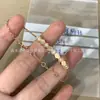 Versión Alta Collar de Panal Shangmei Pendientes Redondos Huecos Pulsera Corte CNC Baño Grueso Oro 18k Oro Rosa Cadena para Clavícula