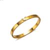 Pulsera Curva Ovalada de Acero de Titanio en Forma de V Yunyao con Oro de 18 Quilates para Mujer, Pulsera Versátil Estilo Coreano, Diseño de Nicho, No se Desvanece