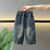 0965 Jeans para Meninos 2026 Novo Estilo Roupa de Outono Infantil Calças Casuais Largas Calças Longas Pequeno Mestre Calças para a Temporada de Primavera e Outono