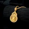 Joyería Chapada en Oro con un Nuevo Diseño de Lujo Ligero Estilo Chino, Collar con Colgante de Buda Estilo Antiguo Incrustado con Diamantes, y Colgante de Calabaza Buda Tachonado de Diamantes