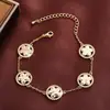 Pulseira Exquisita e Versátil com Zircônia Microincrustada em Aro Redondo de Flor de Cinco Pétalas para Mulheres, Joia Versátil e Fashion de Luxo Leve Ajustável