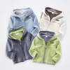 Roupas de Outono e Inverno para Crianças Novidade Veludo Austríaco Quente com Capuz Esportivo Solto Moletom para Meninos Tops Cardigan Roupas Infantis