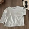 Camisetas Infantis de Primavera e Outono para Meninos e Meninas, Tops Infantis Estilosos e Modernos, Camisetas Base de Cor Sólida Preta, Branca e Cinza Artísticas para Exportação