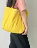Bolsa de Lona para Viajes Diarios de Nicho, Estilo Artístico para Oficinistas, Ambiente Relajado para Mujeres, Bolso Tote Ligero Nuevo 2024, Gran Capacidad, Hombro Único