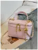 Bolsa Pequena Transfronteiriça para Mulheres, Bolsa Caixa com Corrente de Bolas Douradas Estilo Chanel, Necessaire Vermelha de Luxo Leve, Bolsa Brilhante para Batom 2025