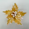 Fornecimento direto de comércio exterior de decorações florais natalinas transfronteiriças, flores artificiais de tecido de veludo floco de neve, cabeças de flores de Natal, arranjos florais para casa em tecido
