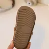 Zapatos de Tira en T de Cuero Escarchado para Niñas 2026 Zapatos Individuales de Punta Cuadrada y Boca Baja para Niños Mocasines de Moda Versátiles Otoño Nuevos