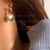 181 hermosos aretes de amor agrietado color negro dorado no es plata discretos y de moda estilo dulce de 92 pines A7/1