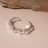 Pulsera Abierta Plisada Acrílica Brillante Transfronteriza Europea y Americana, Pulsera Personalizada, Lujo Ligero, Moda de Gama Alta, Accesorio de Mano Versátil