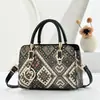 Bolso Étnico Vintage Nuevo 2026 para Mujer, Bolso Cruzado de Hombro de Moda con Patrón de Diamantes, Bolso de Viaje para Madres de Mediana Edad