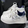 2026 Nuevos Zapatos de Tabla Casuales Versátiles para Mujer de Primavera y Otoño Planos Cómodos Zapatos Deportivos Zapatos Blancos Suela Gruesa Zapatos Individuales para Personas Bajas