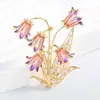 Broche Nuevo Exquisito de Flor de Lirio del Valle con Circonita Micro-Pavimentada Versátil Moda Accesorios de Lujo Ligero Ramillete Al Por Mayor