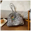 Bolso Coreano de un Hombro Perezoso para Mujer Gran Capacidad para Viajes Escolares Lona Retro Estampado de Leopardo Estrellas Casual Versátil Estilo Nuevo