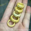 Cráneo de Calavera Tallado en Jade con Pasta Dorada Estilo Tíbet Pescado Accesorio DIY Cuentas Sueltas Semilla de Coco Rudraksha 108 Cuentas Budistas
