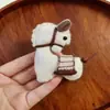 Broche de Tela Estilo Bosque, Bufanda Linda, Accesorios de Oso, Colgante para Bolsa, Regalo de Muñeca Pequeña, Regalo de Decoración para Puesto Callejero