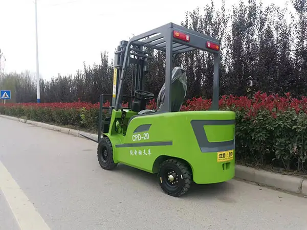 2T电动叉车6