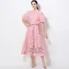 Foto Real de un Vestido Romántico Estilo Francés con Bordado Floral Tridimensional, Cuello Alto, Mangas Largas, Ceñido a la Cintura, Elegante Vestido de Corte A que Alarga la Figura