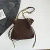 Bolso de Hombro y Mano Versátil de Textura de Alta Gama para Mujer 2025 Otoño Nuevo Bolso Tote de Gamuza Moda Ropa de Trabajo