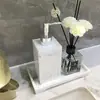 Suprimentos para Banheiro de Hotel Conjunto de Bandeja Tubo de Pente de Aromaterapia Frasco Recarregável Frasco de Álcool em Gel Frasco Vazio de Shampoo Loção