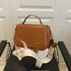 Diseño de Moda Color Sólido 2026 Grabado Gran Capacidad Elegante Correa Ancha Bolso Cruzado para Mujer Bolso Pequeño Cuadrado de Hombro