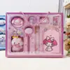 Lindo Kuromi Dibujo Animado 64K Cuaderno de Felpa Divertido Set de Papelería Sanrio Bolígrafo Peludo Insignia Premios