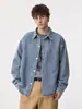 Camisa jeans de manga comprida com lavagem desgastada, estilo americano trendy da marca Hanlu para homens, jaqueta camisa vintage com bordado de letras para outono