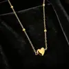 Collar Sencillo y de Moda Estilo Coreano con Colgante de Corazón para Mujer, Collar Ligero de Lujo para Clavícula de Verano, Fabricante en Stock