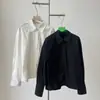 Nueva Camisa Versátil Simple de Silueta Off-Shoulder en Color Sólido Blanco/Negro con un Diseño Moderno y Elegante