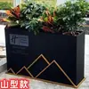 Caja de flores de acero inoxidable para exteriores combinación soporte de flores de hierro departamento de ventas valla de plantación verde partición canaleta para flores cama de flores exterior de restaurante