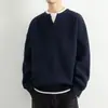 Suéter de punto de cuello redondo de dos piezas falsas de moda estilo americano para hombre, suéter informal holgado de talla grande para otoño e invierno con un toque de alta gama