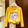 Camiseta de manga comprida para meninas, nova e estilosa para o outono de 2026, top infantil único e super fofo, camiseta básica de algodão puro com gola redonda