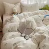 Estampado de Gatito de Dibujos Animados Tela tipo Nube Clase A Juego de Sábanas y Funda de Edredón de Cuatro Piezas para Cama de Dormitorio Juego de Tres Piezas Ropa de Cama para Niños