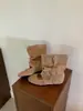 Botas frescas para mujer, botines cortos huecos de punta redonda a la moda, nuevo estilo 2026, botas de plataforma para aumentar altura para uso exterior en verano