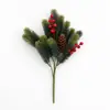 Decoración de arreglo floral navideño transfronterizo con ramas artificiales, ramas de pino adornadas con frutos rojos, plantas verdes artificiales de decoración para el hogar de plástico
