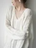 Suéter tejido de punto azul-púrpura con cuello en V, diseño calado suave para mujer, Primavera 2026, suéter superior holgado estilo perezoso
